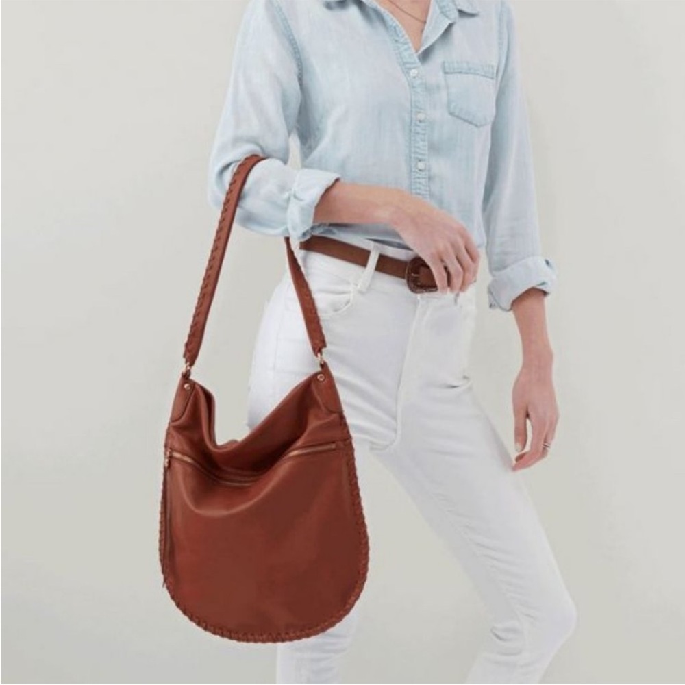 HOBO International Tide bag in butterscotch